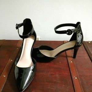 Kelly & Katie Black Patent Riani Pump